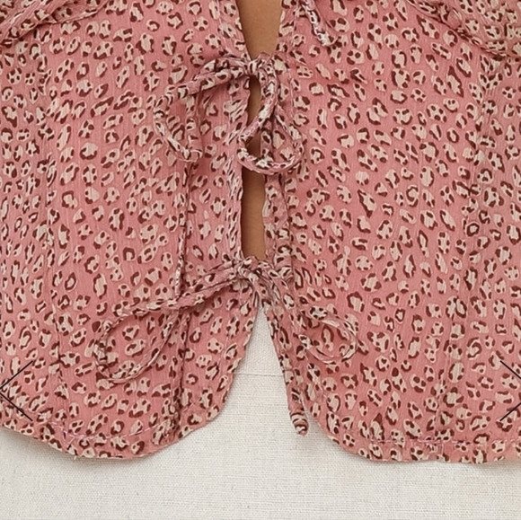 HERE COMES THE SUN Ribbon Ties‎ Crop Blouse Pink Leopard Print Women's Size S - Picture 5 of 13